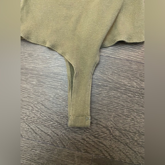 Black & green body suits by Guess - Picture 8 of 10